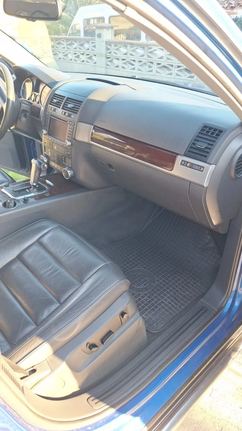 VW Touareg 3.0TDI, снимка 9 - Автомобили и джипове - 52366415