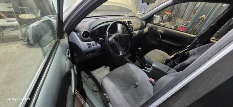 Toyota Rav4 2 0d4d, снимка 4 - Автомобили и джипове - 52572250