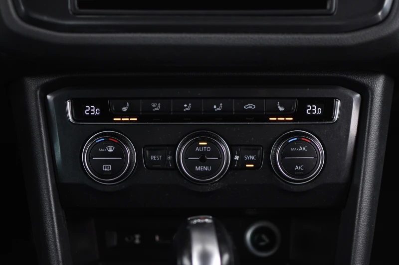 VW Tiguan 2.0 DI AVTOMAT, снимка 13 - Автомобили и джипове - 52875069