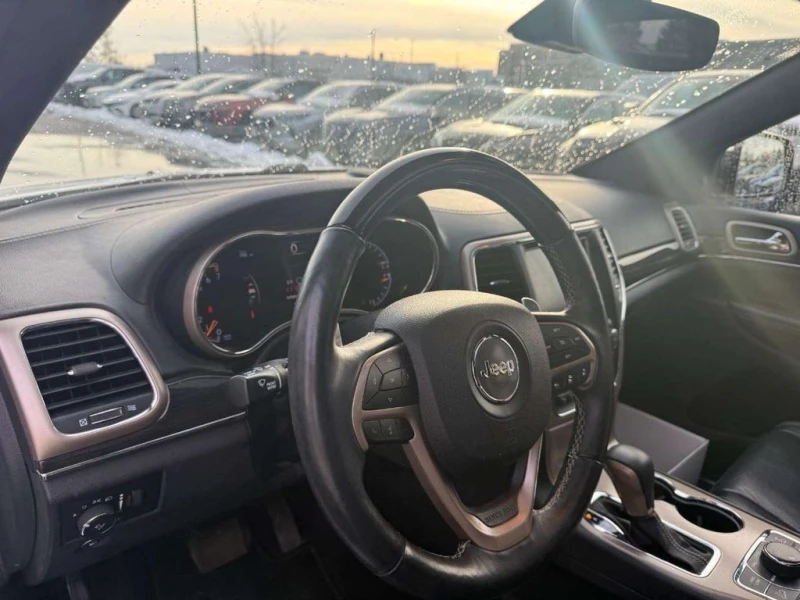 Jeep Grand cherokee 2017 Overland * CARFAX * БЕЗ ПЪРВОНАЧАЛНА ВНОСКА, снимка 7 - Автомобили и джипове - 53108578