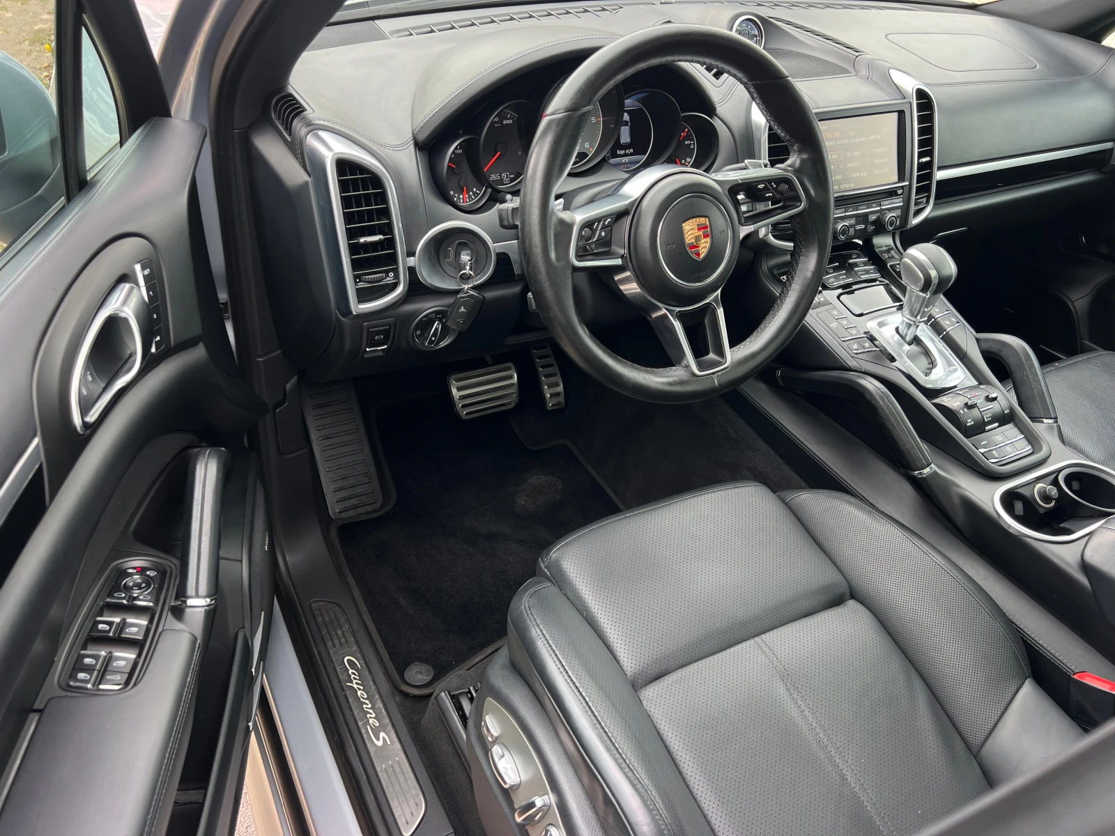Porsche Cayenne 4.2TDI GTS-PAKET/PANORAMA/LED/FULL/MAX/UNIKAT - изображение 9