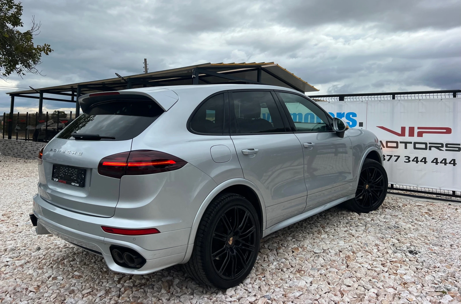 Porsche Cayenne 4.2TDI GTS-PAKET/PANORAMA/LED/FULL/MAX/UNIKAT - изображение 7