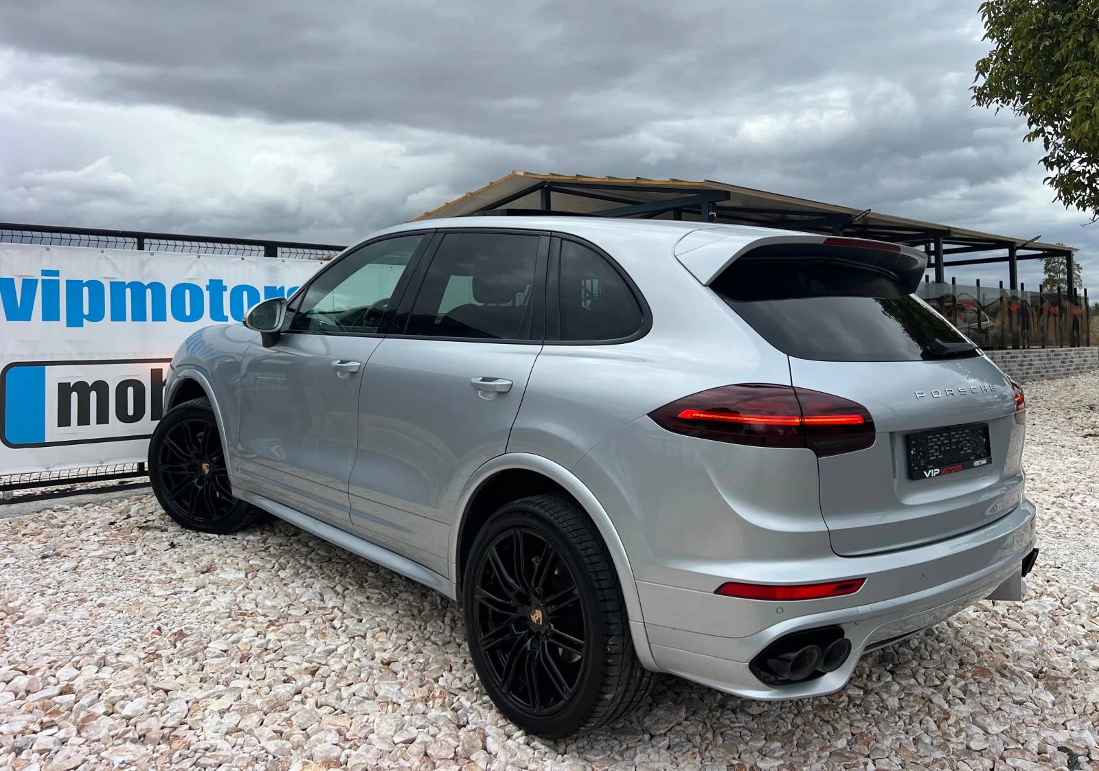 Porsche Cayenne 4.2TDI GTS-PAKET/PANORAMA/LED/FULL/MAX/UNIKAT - изображение 4