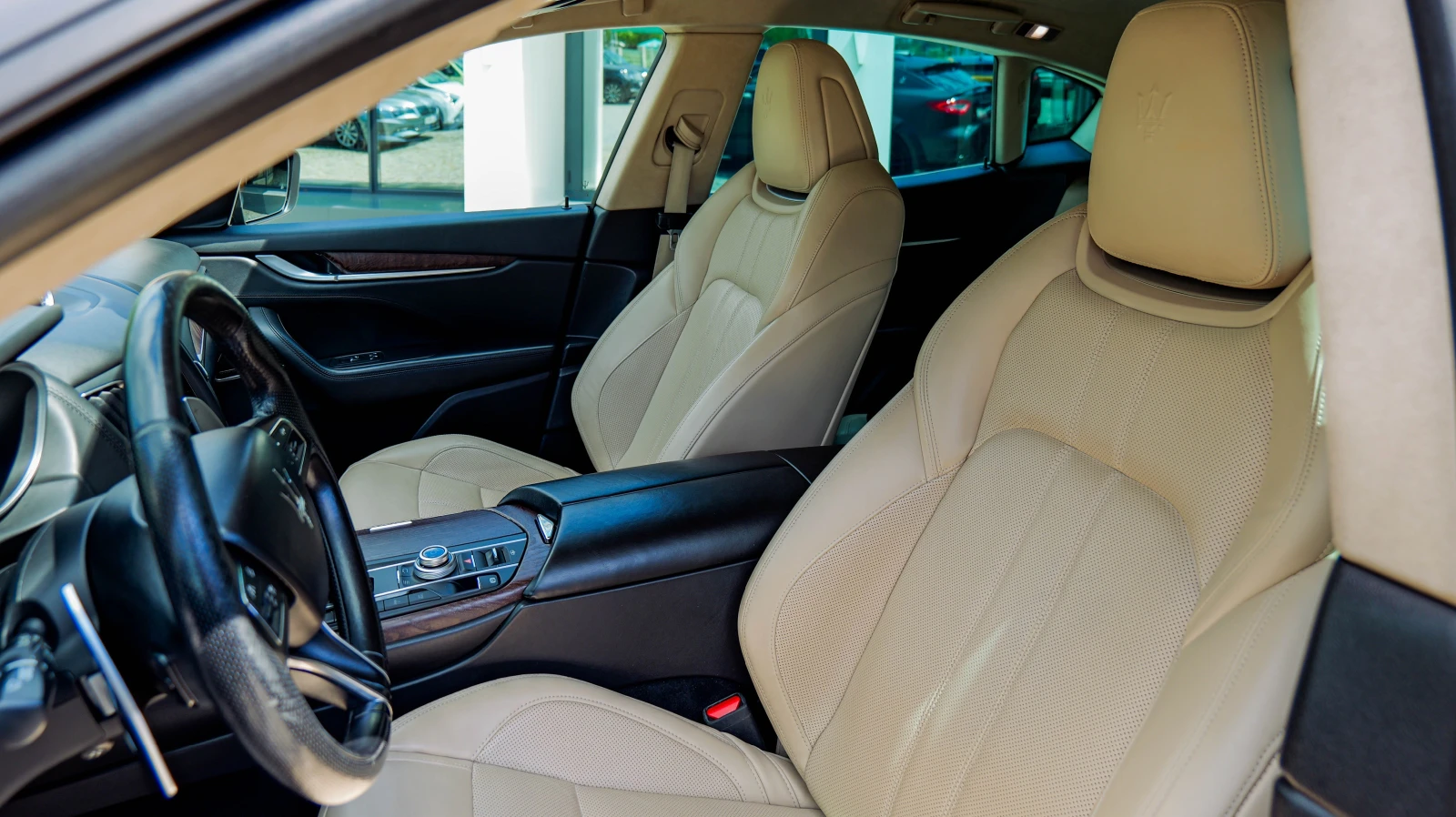 Maserati Levante, снимка 12 - Автомобили и джипове - 54662341