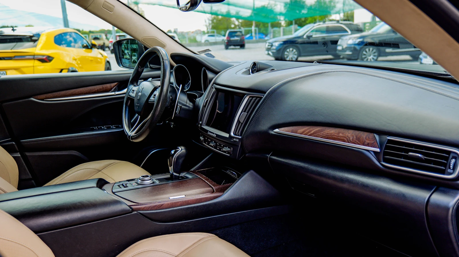 Maserati Levante, снимка 17 - Автомобили и джипове - 54662341