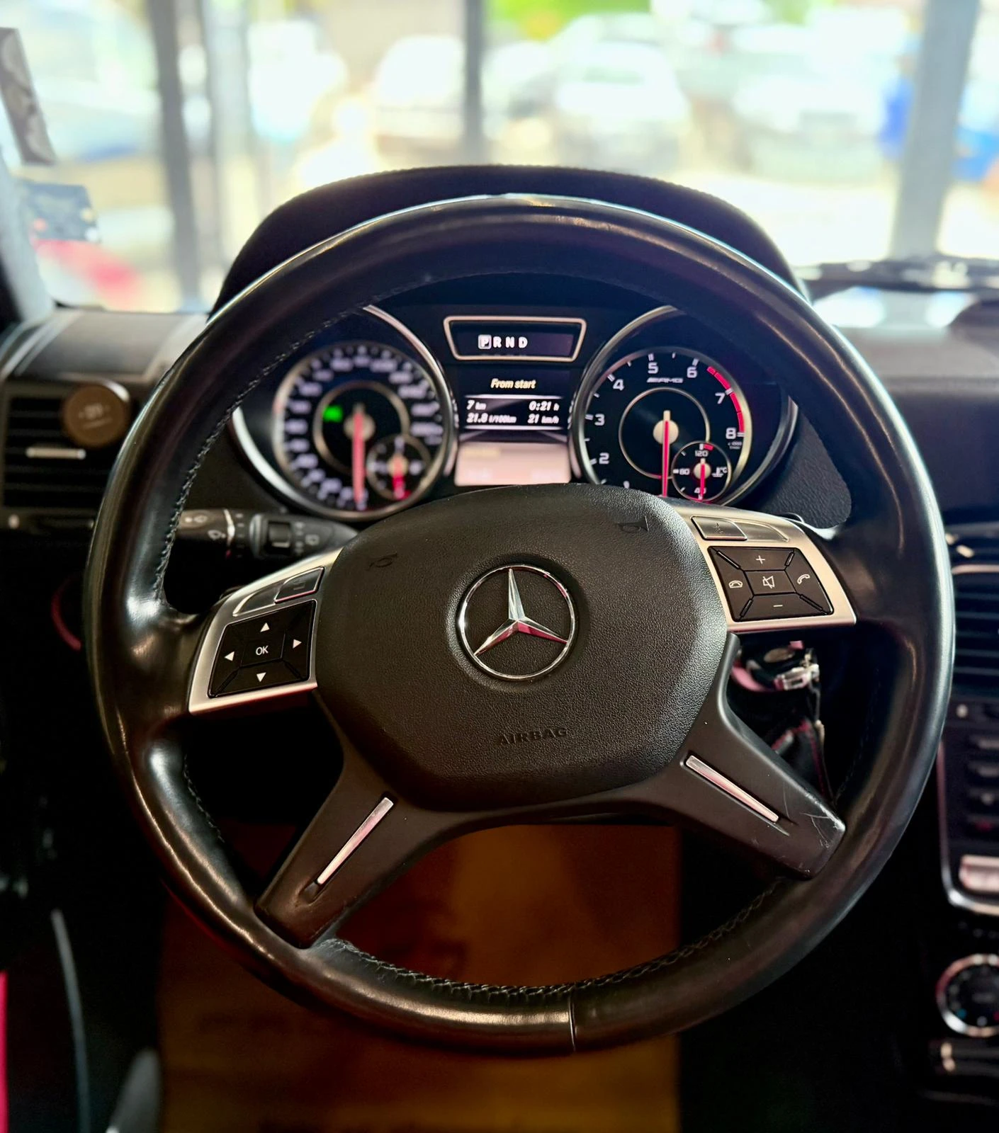 Mercedes-Benz G 63 AMG Designo* Full* Подгрев* Обдух* Лизинг, снимка 10 - Автомобили и джипове - 54703502