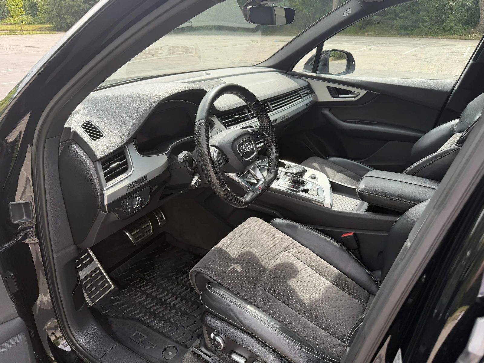 Audi Q7 Единствен собственик/FULL/Панорама/CarPlay, снимка 10 - Автомобили и джипове - 55149041