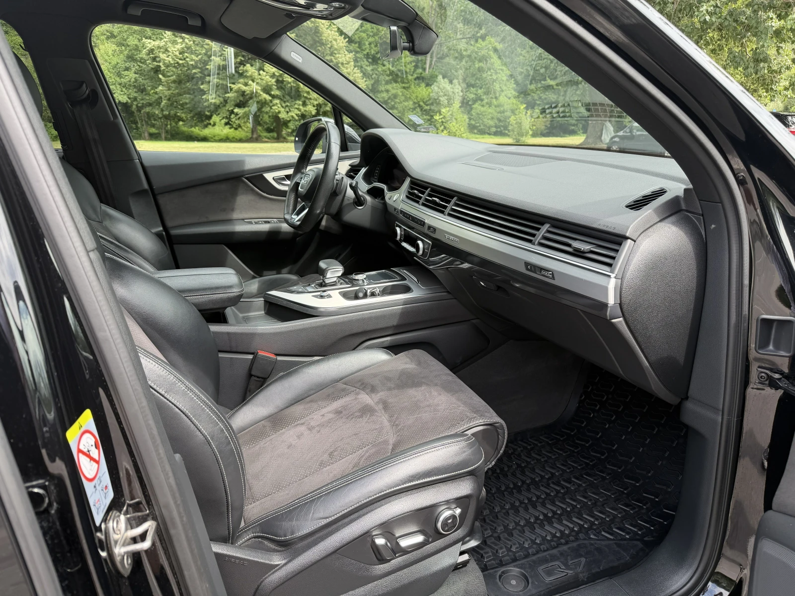 Audi Q7 Единствен собственик/FULL/Панорама/CarPlay, снимка 12 - Автомобили и джипове - 55149041