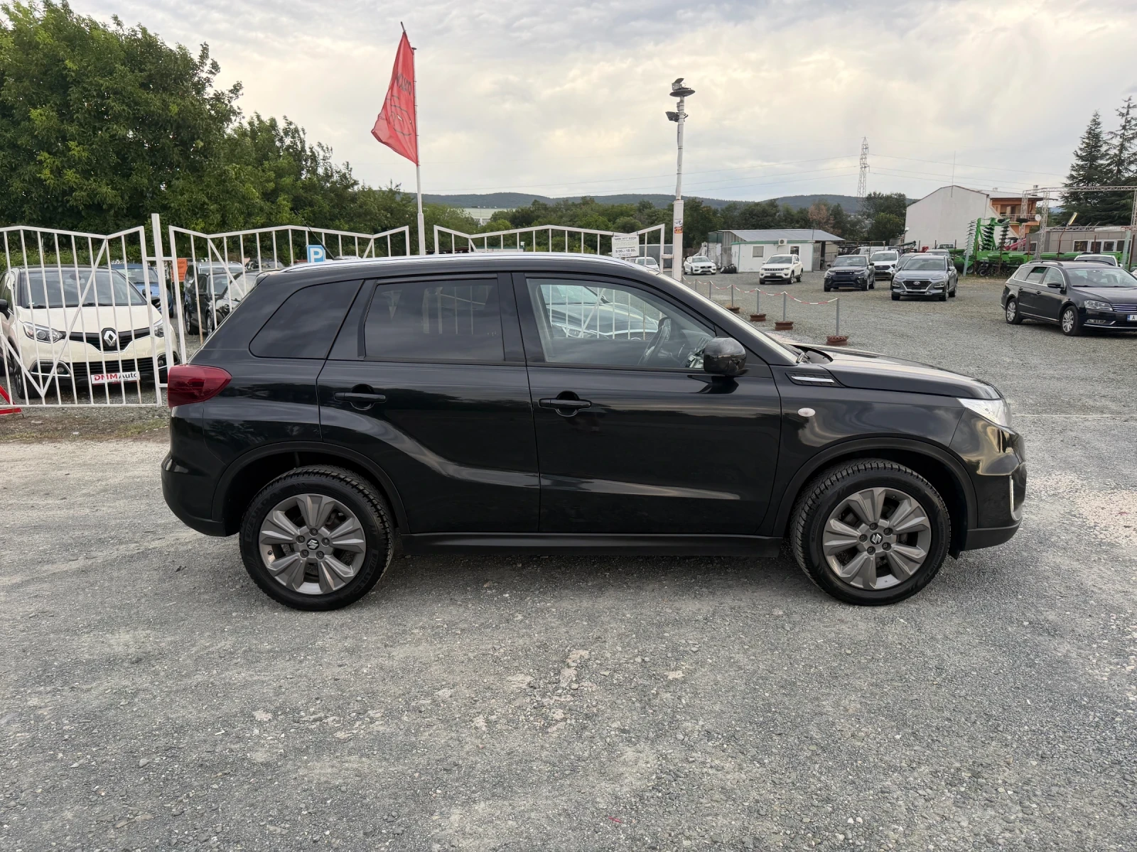 Suzuki Vitara 4X4 / БЕНЗИН / АВТОМАТИК / ЕВРО6 / FACELIFT / ЛЕД , снимка 4 - Автомобили и джипове - 55212737