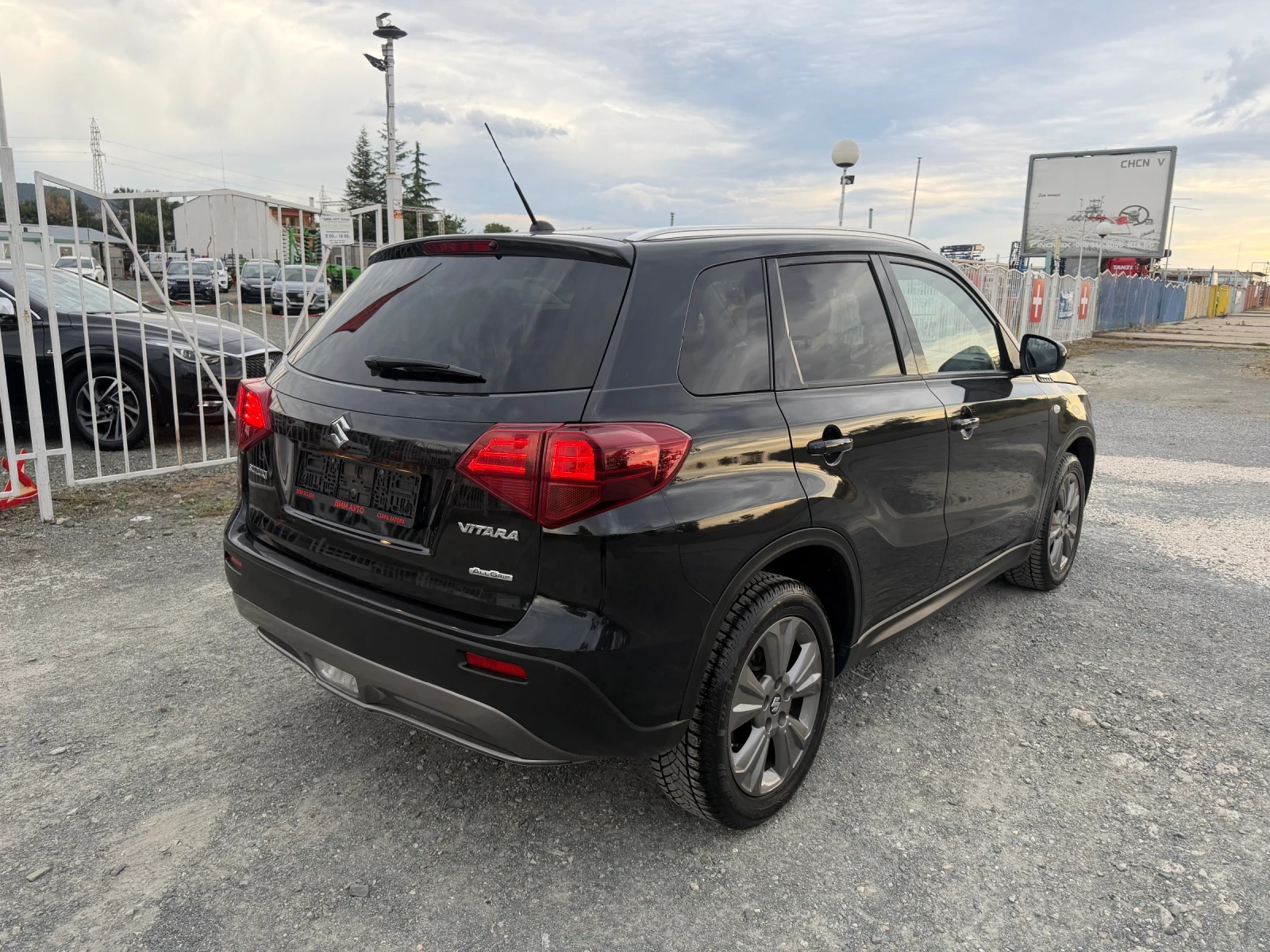 Suzuki Vitara 4X4 / БЕНЗИН / АВТОМАТИК / ЕВРО6 / FACELIFT / ЛЕД , снимка 5 - Автомобили и джипове - 55212737
