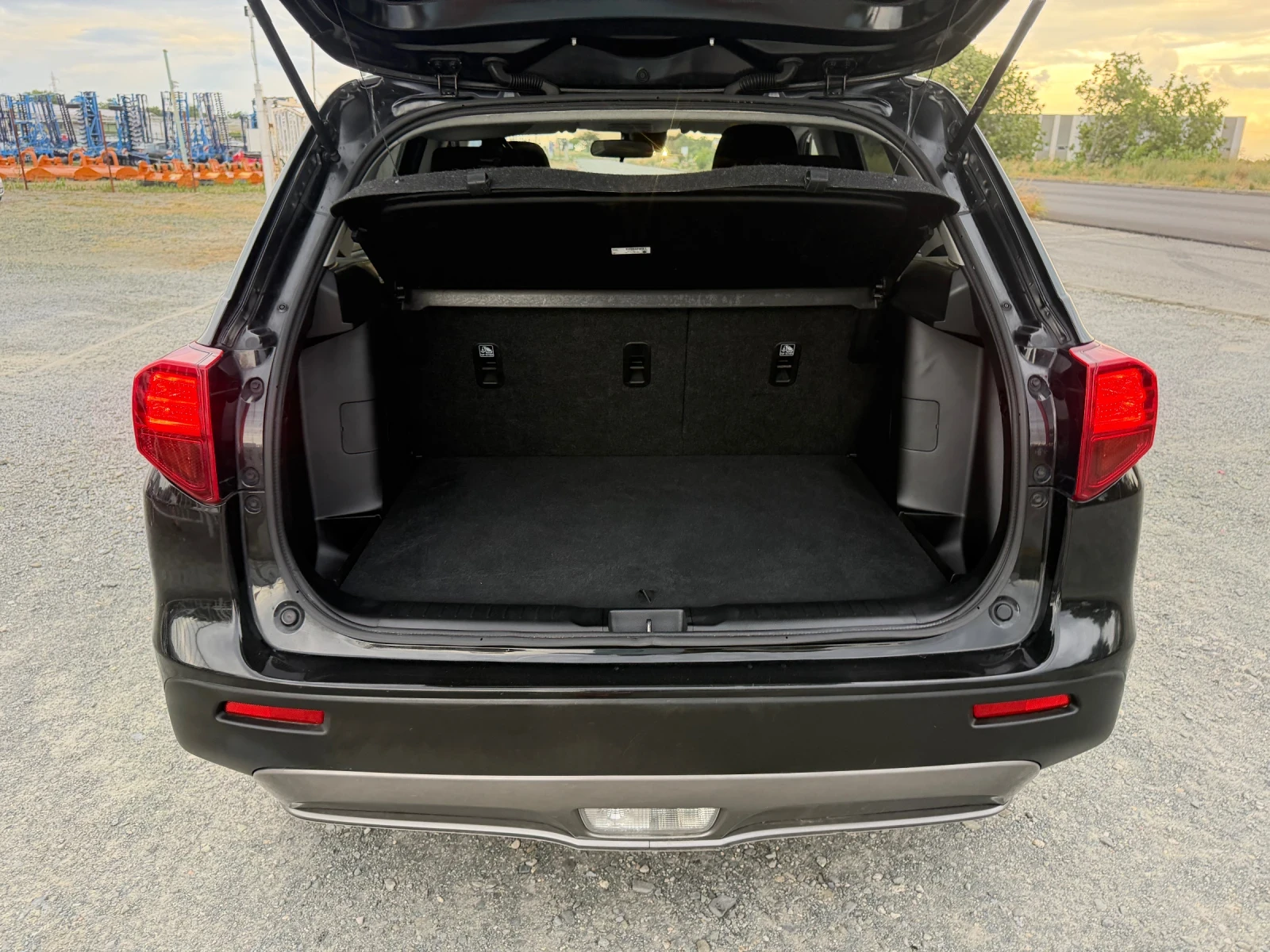 Suzuki Vitara 4X4 / БЕНЗИН / АВТОМАТИК / ЕВРО6 / FACELIFT / ЛЕД , снимка 15 - Автомобили и джипове - 55212737