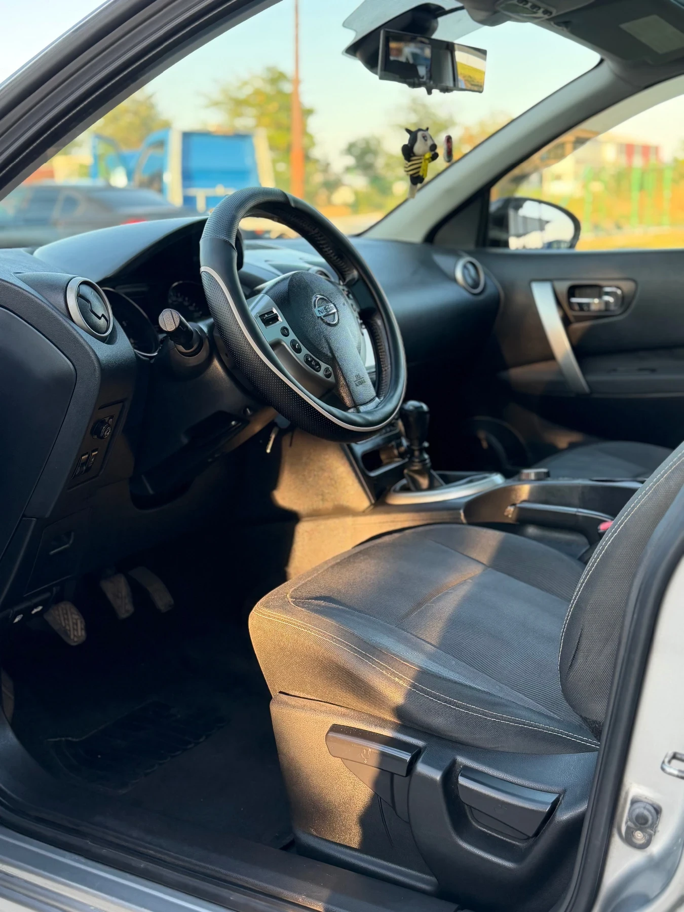 Nissan Qashqai 2.0 dci * 150 �.� * 7 ����� * 4x4 * �������� | Mobile.bg � ����������� 8