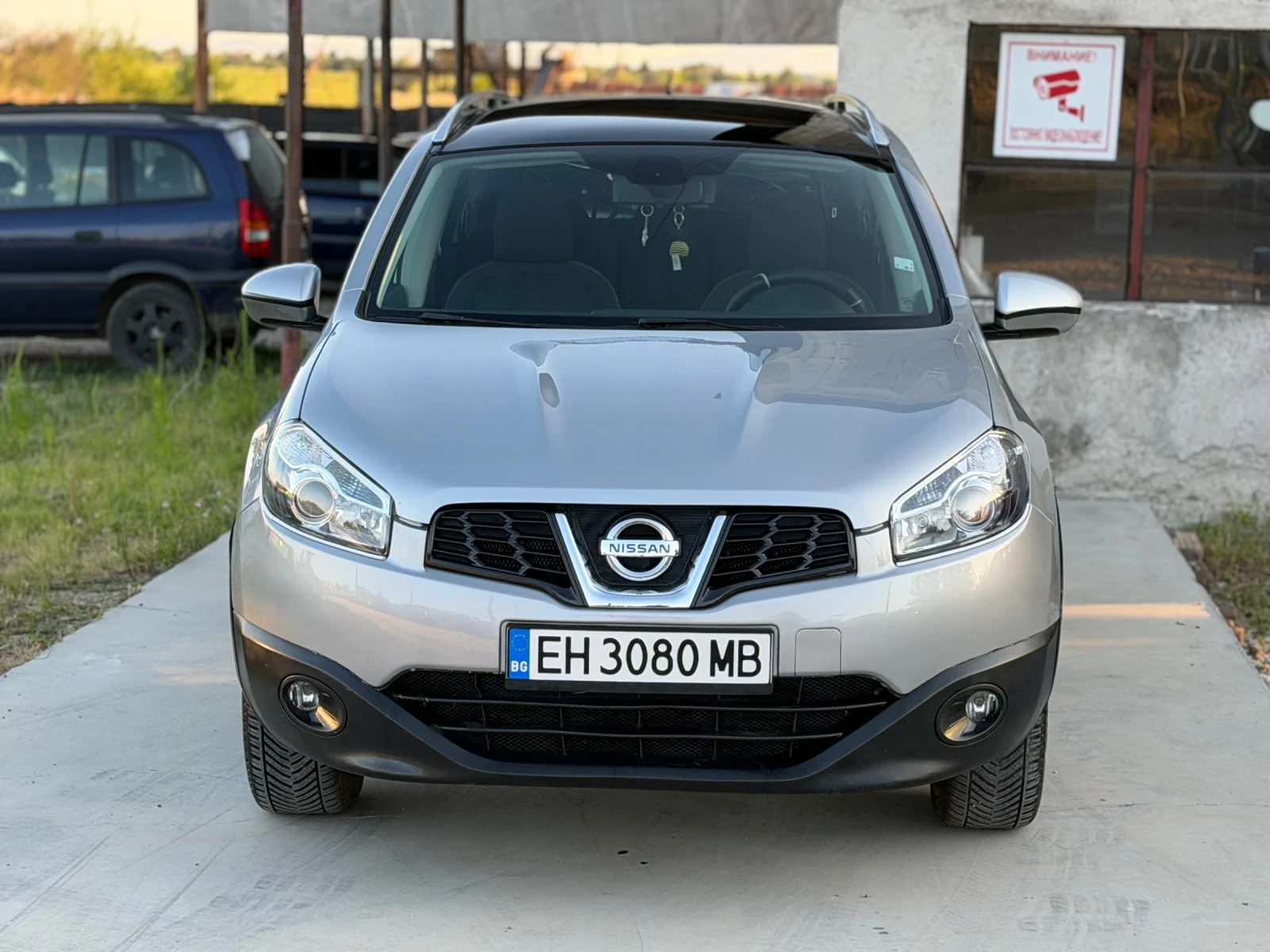 Nissan Qashqai 2.0 dci * 150 �.� * 7 ����� * 4x4 * �������� | Mobile.bg � ����������� 2