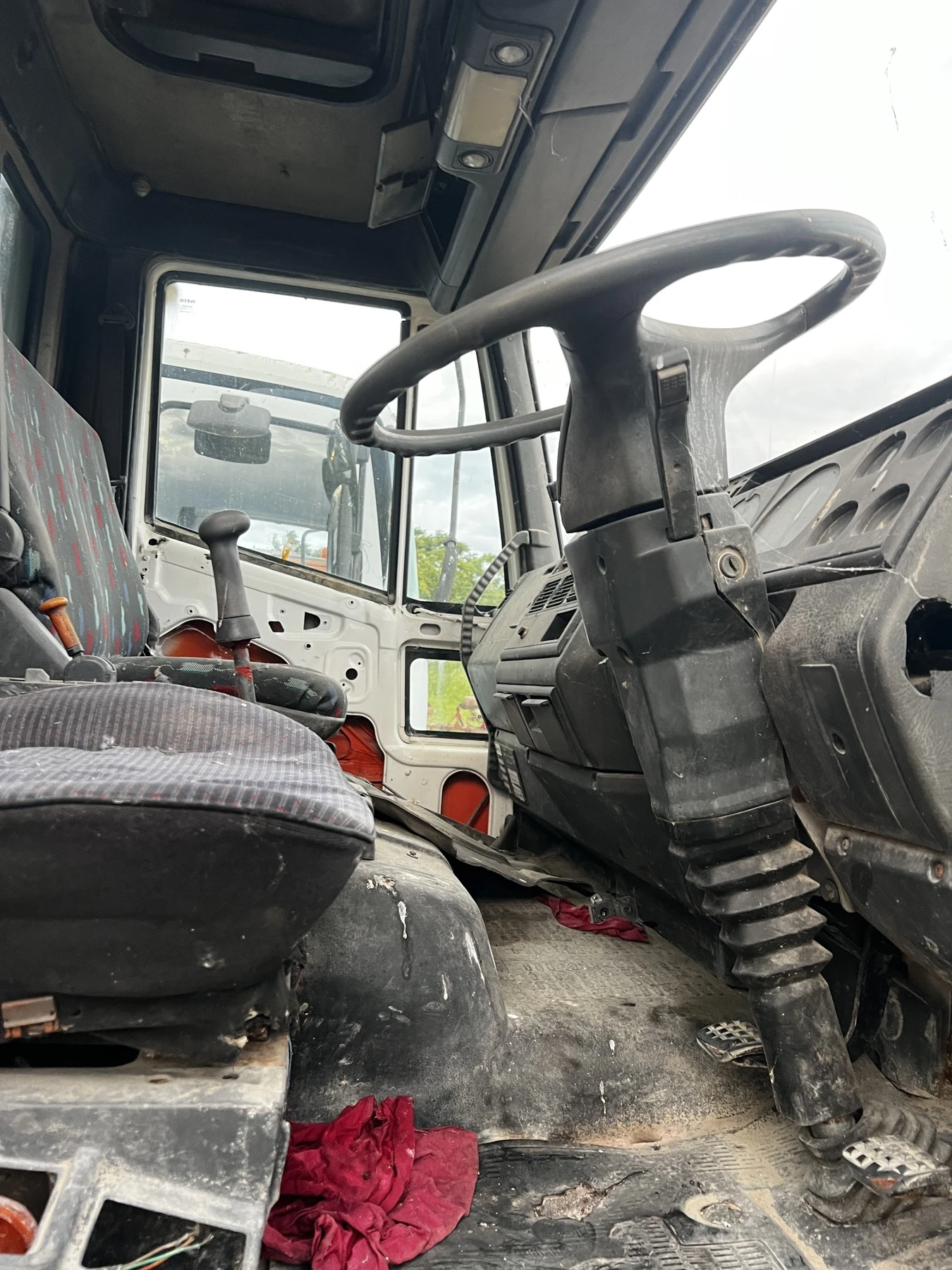 Iveco Eurotech, снимка 17 - Камиони - 54886326