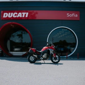     Ducati Multistrada V4 S TRAVEL & RADAR