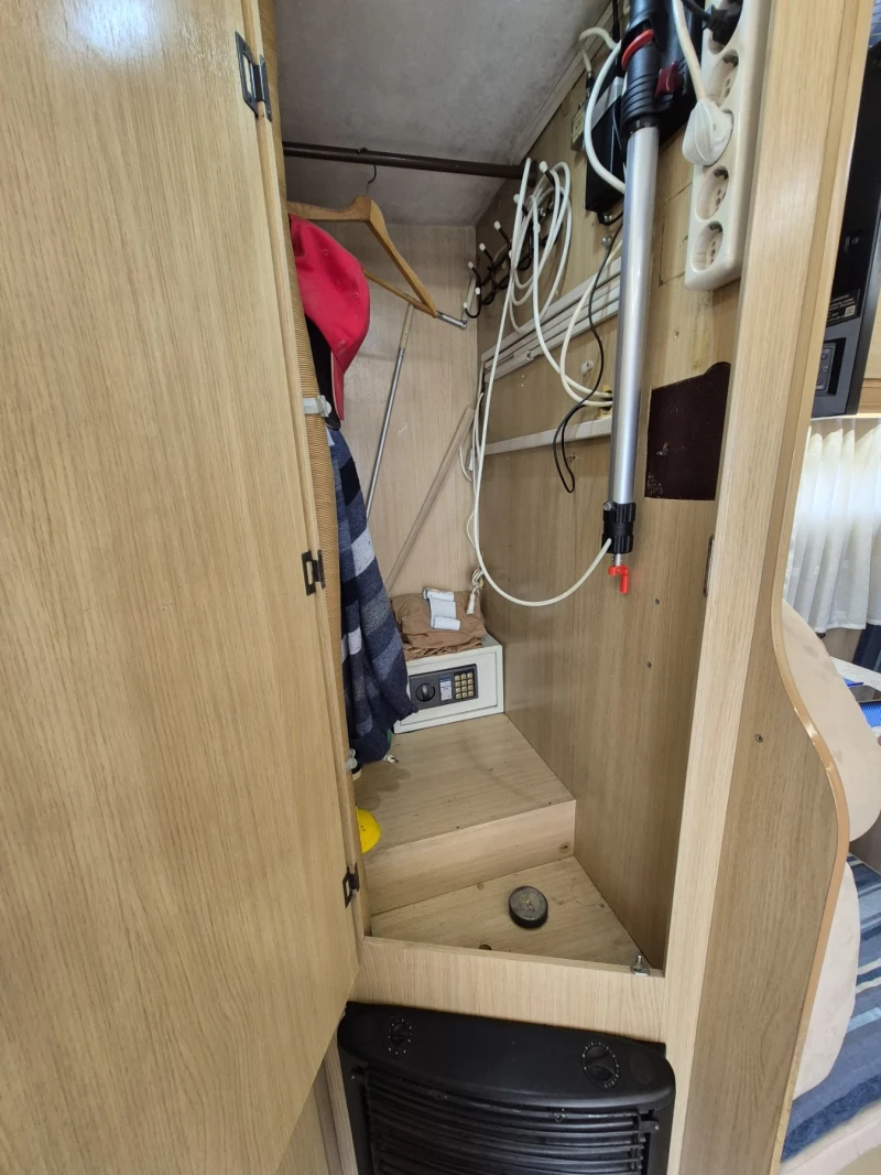 Кемпер Fiat DUCATO, снимка 17 - Каравани и кемпери - 52329279