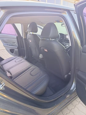 Hyundai Elantra CN7, снимка 9