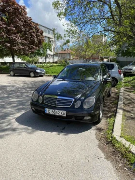 Mercedes-Benz E 220, снимка 13