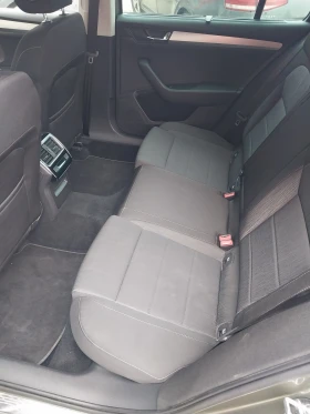 Skoda Superb 2.0 TDI 150 к.с. DSG, снимка 11