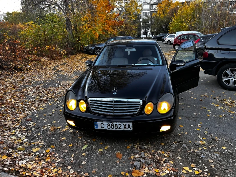 Mercedes-Benz E 220, снимка 1 - Автомобили и джипове - 49156643