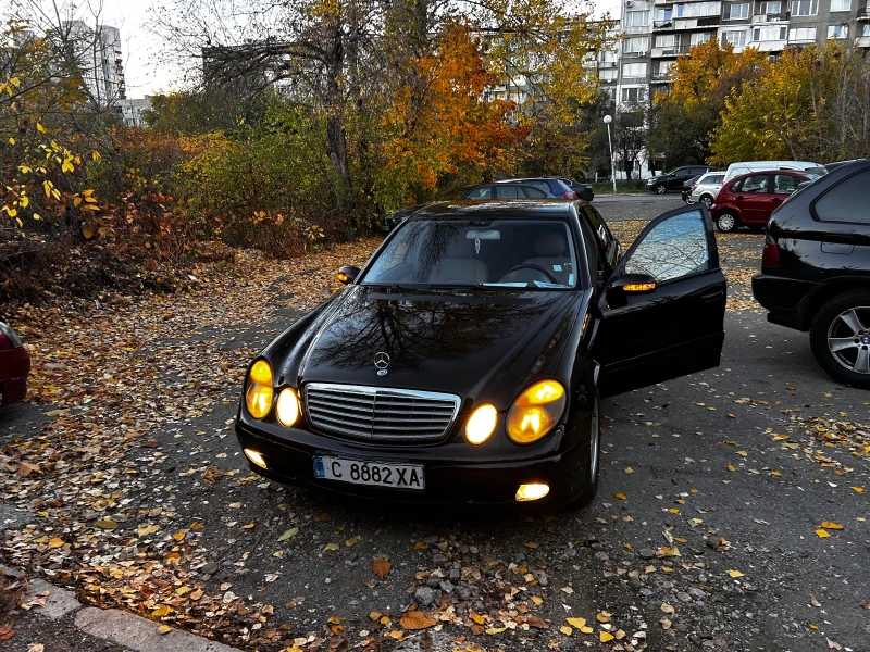 Mercedes-Benz E 220, снимка 2 - Автомобили и джипове - 49156643