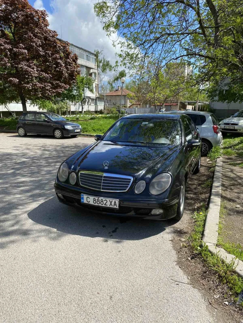 Mercedes-Benz E 220, снимка 3 - Автомобили и джипове - 47733281