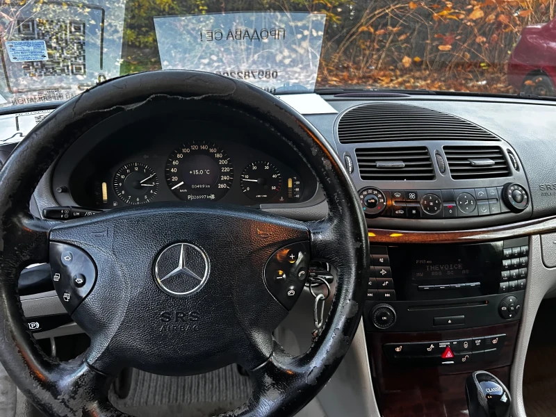 Mercedes-Benz E 220, снимка 9 - Автомобили и джипове - 47733281