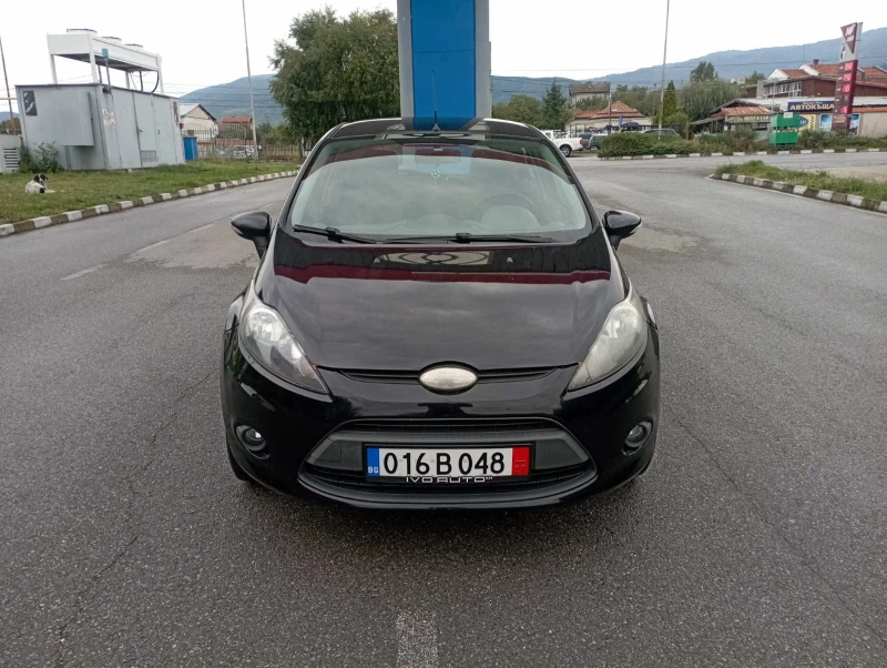 Ford Fiesta, снимка 1 - Автомобили и джипове - 47743373