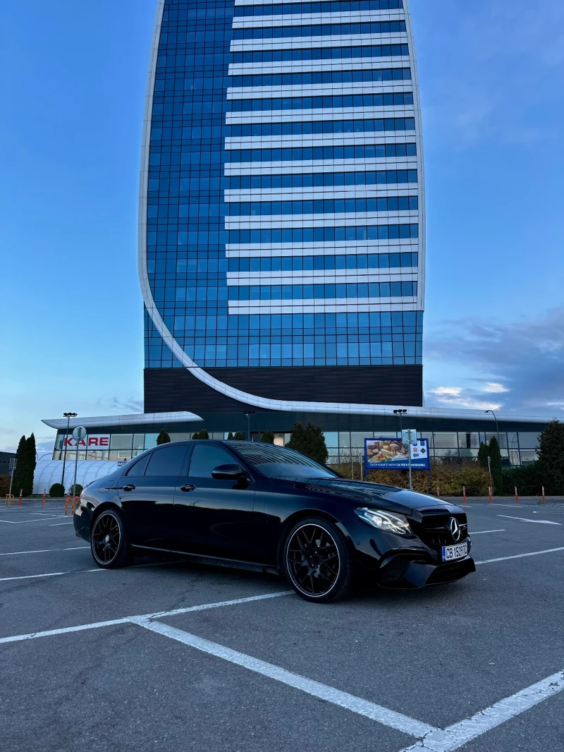 Mercedes-Benz E 220, снимка 2 - Автомобили и джипове - 47917400