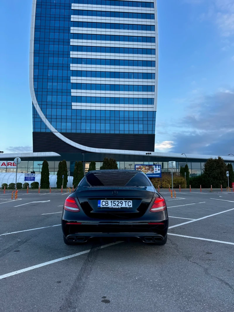 Mercedes-Benz E 220, снимка 5 - Автомобили и джипове - 47917400