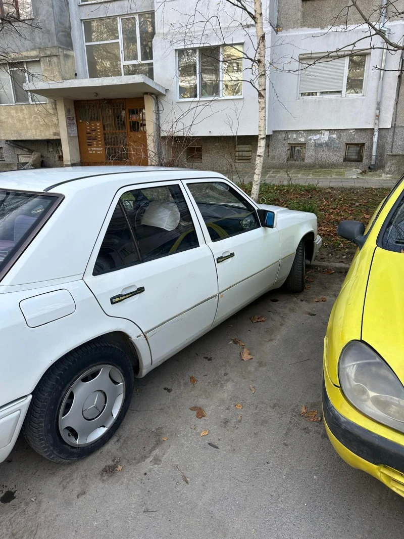 Mercedes-Benz 124 Diesel E-200, снимка 7 - Автомобили и джипове - 48344140