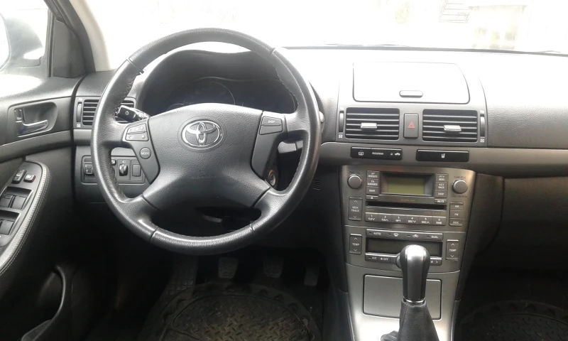 Toyota Avensis, снимка 8 - Автомобили и джипове - 48598139