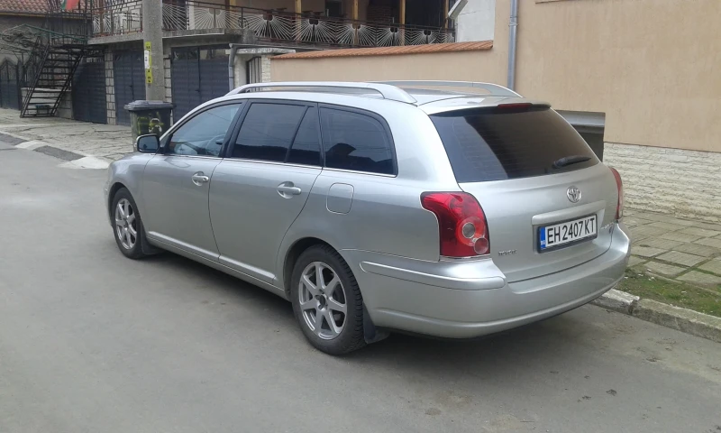 Toyota Avensis, снимка 4 - Автомобили и джипове - 48598139