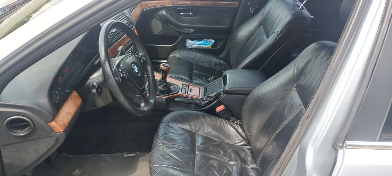BMW 520, снимка 9 - Автомобили и джипове - 52477393