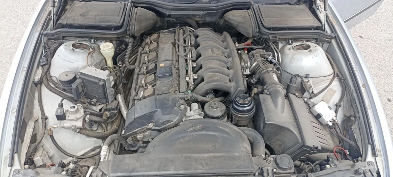 BMW 520, снимка 11 - Автомобили и джипове - 52477393
