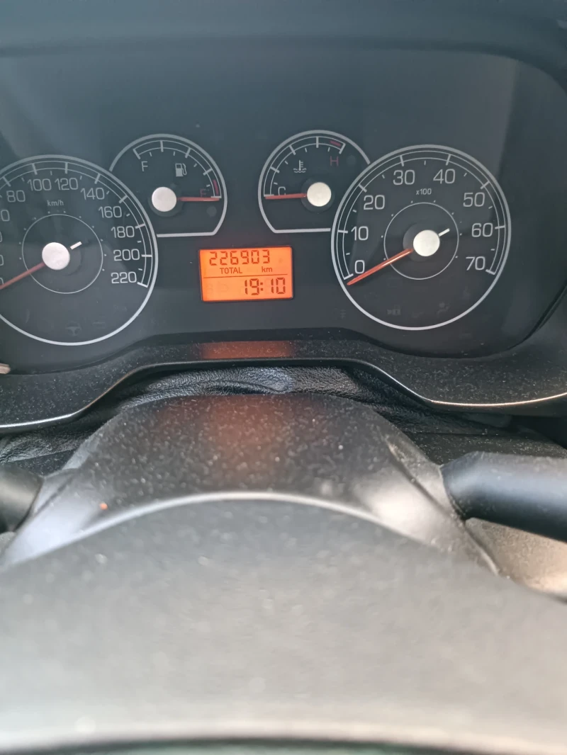 Fiat Punto Гранде Пунто 1.4 /ГАЗ, снимка 5 - Автомобили и джипове - 52656215