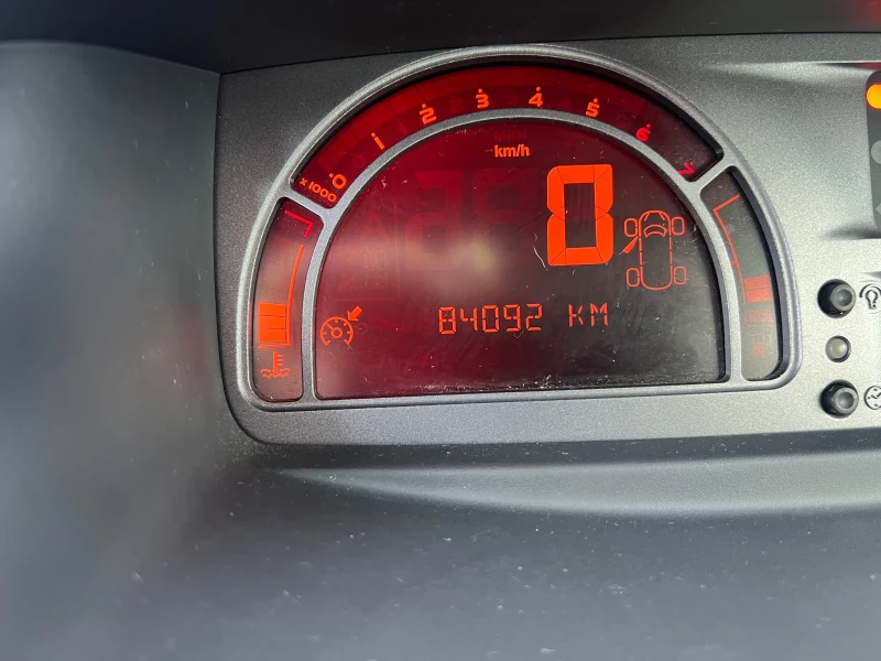 Renault Modus 1.6i 84092km, снимка 9 - Автомобили и джипове - 51229833