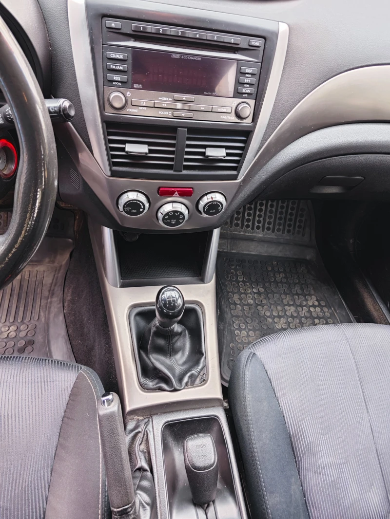 Subaru Forester, снимка 8 - Автомобили и джипове - 52112292