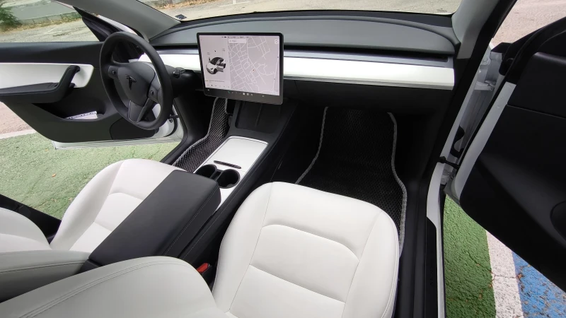 Tesla Model Y 4Х4 перформанс 7местна , снимка 6 - Автомобили и джипове - 52487722