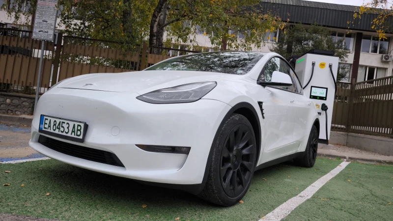 Tesla Model Y 4Х4 перформанс 7местна , снимка 3 - Автомобили и джипове - 52487722