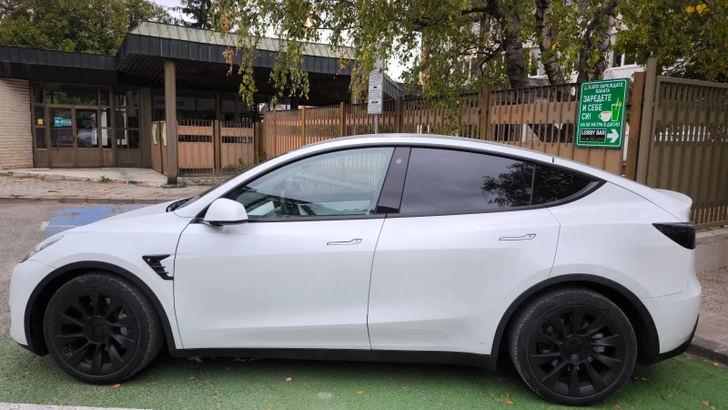 Tesla Model Y 4Х4 перформанс 7местна , снимка 2 - Автомобили и джипове - 52487722