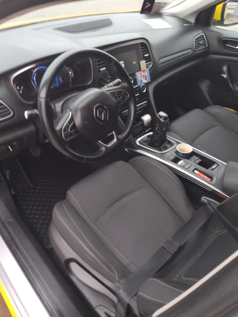 Renault Megane 1.3TCe 140 к.с, снимка 9 - Автомобили и джипове - 52652802