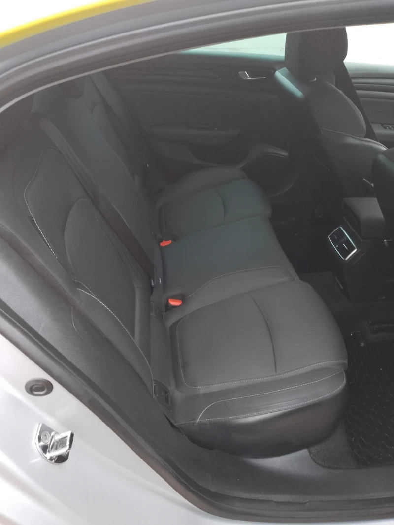 Renault Megane 1.3TCe 140 к.с, снимка 12 - Автомобили и джипове - 52652802