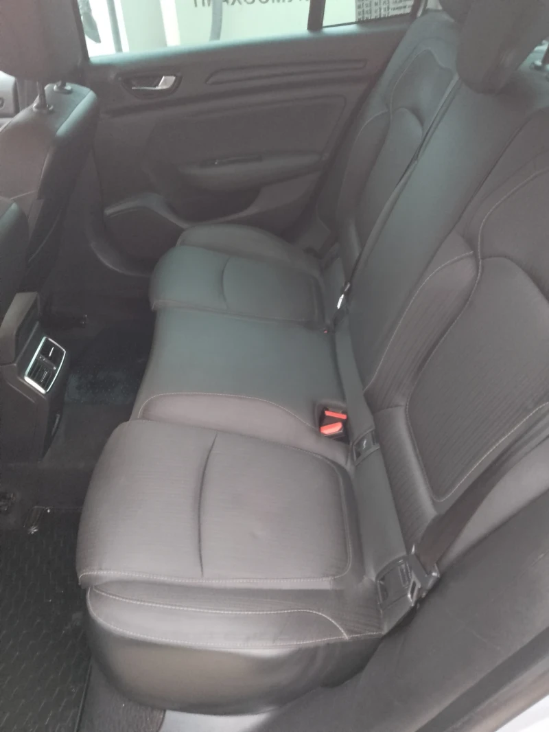 Renault Megane 1.3TCe 140 к.с, снимка 13 - Автомобили и джипове - 52652802