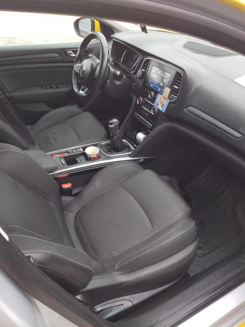 Renault Megane 1.3TCe 140 к.с, снимка 11 - Автомобили и джипове - 52652802