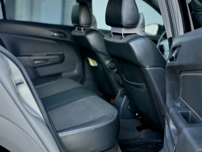 Opel Astra 1.7 CDTI, снимка 9 - Автомобили и джипове - 52797149