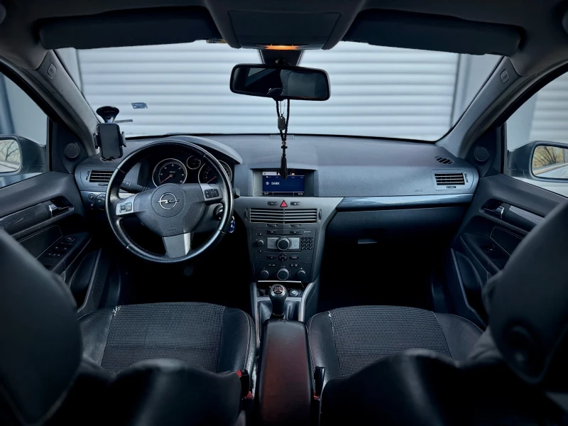 Opel Astra 1.7 CDTI, снимка 11 - Автомобили и джипове - 52797149