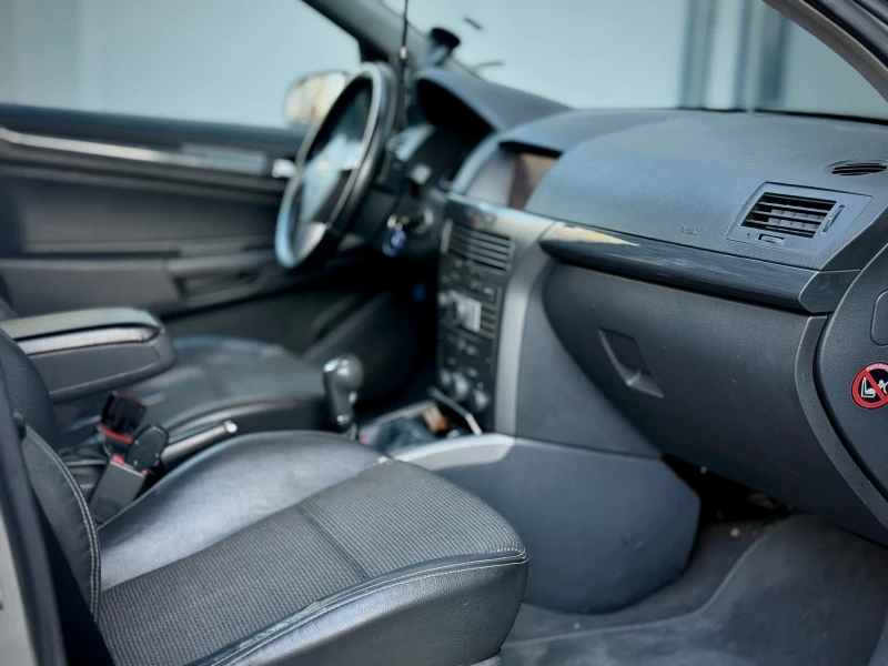 Opel Astra 1.7 CDTI, снимка 10 - Автомобили и джипове - 52797149