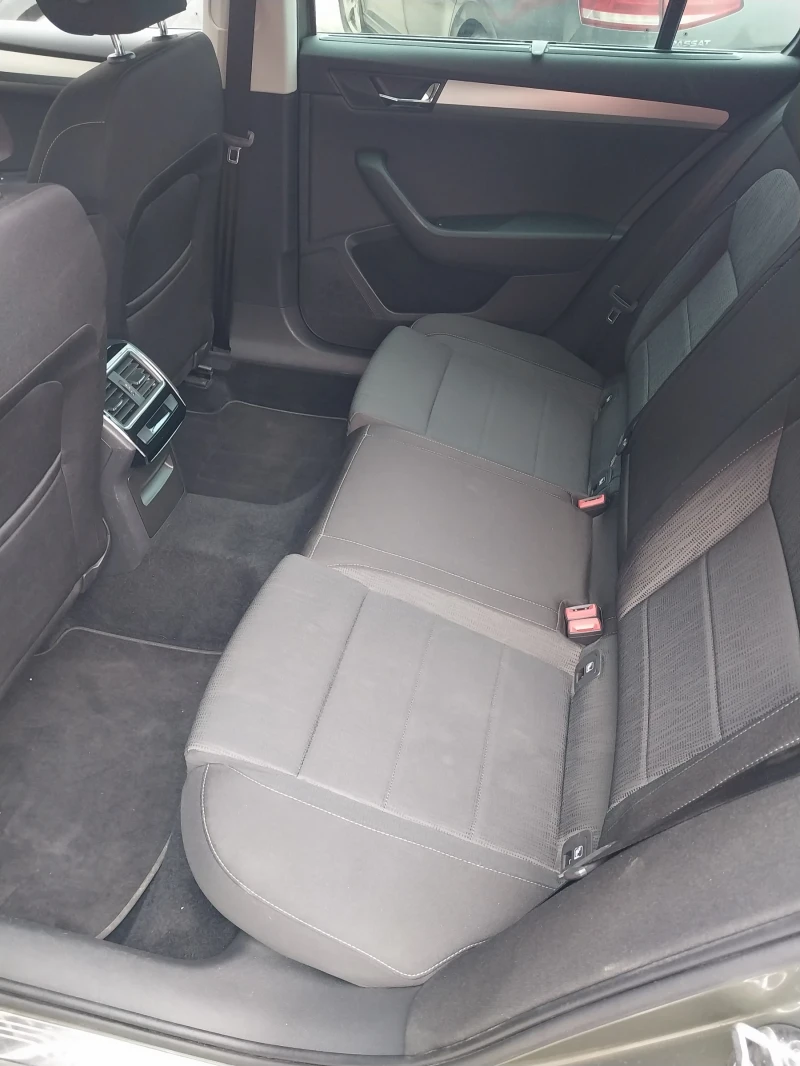Skoda Superb 2.0 TDI 150 к.с. DSG, снимка 11 - Автомобили и джипове - 52875245