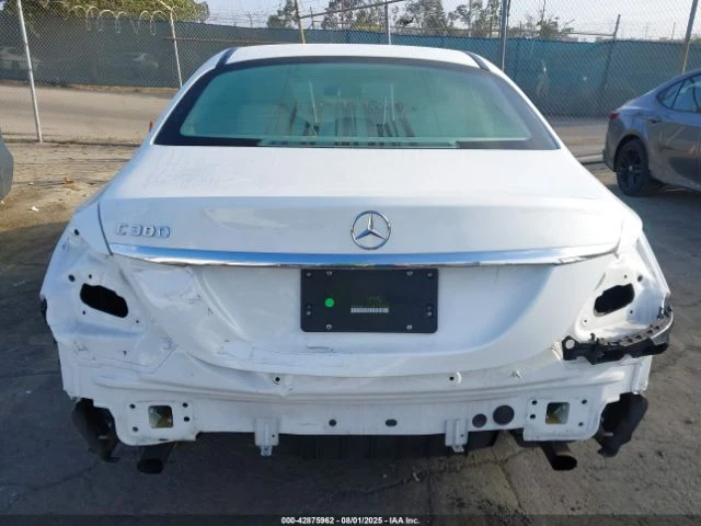 Mercedes-Benz C 300  - изображение 6